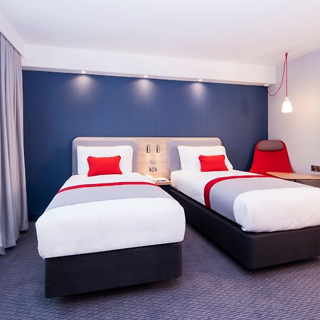 Holiday Inn Express - Manchester - Traffordcity By Ihg Urmston Exterior foto