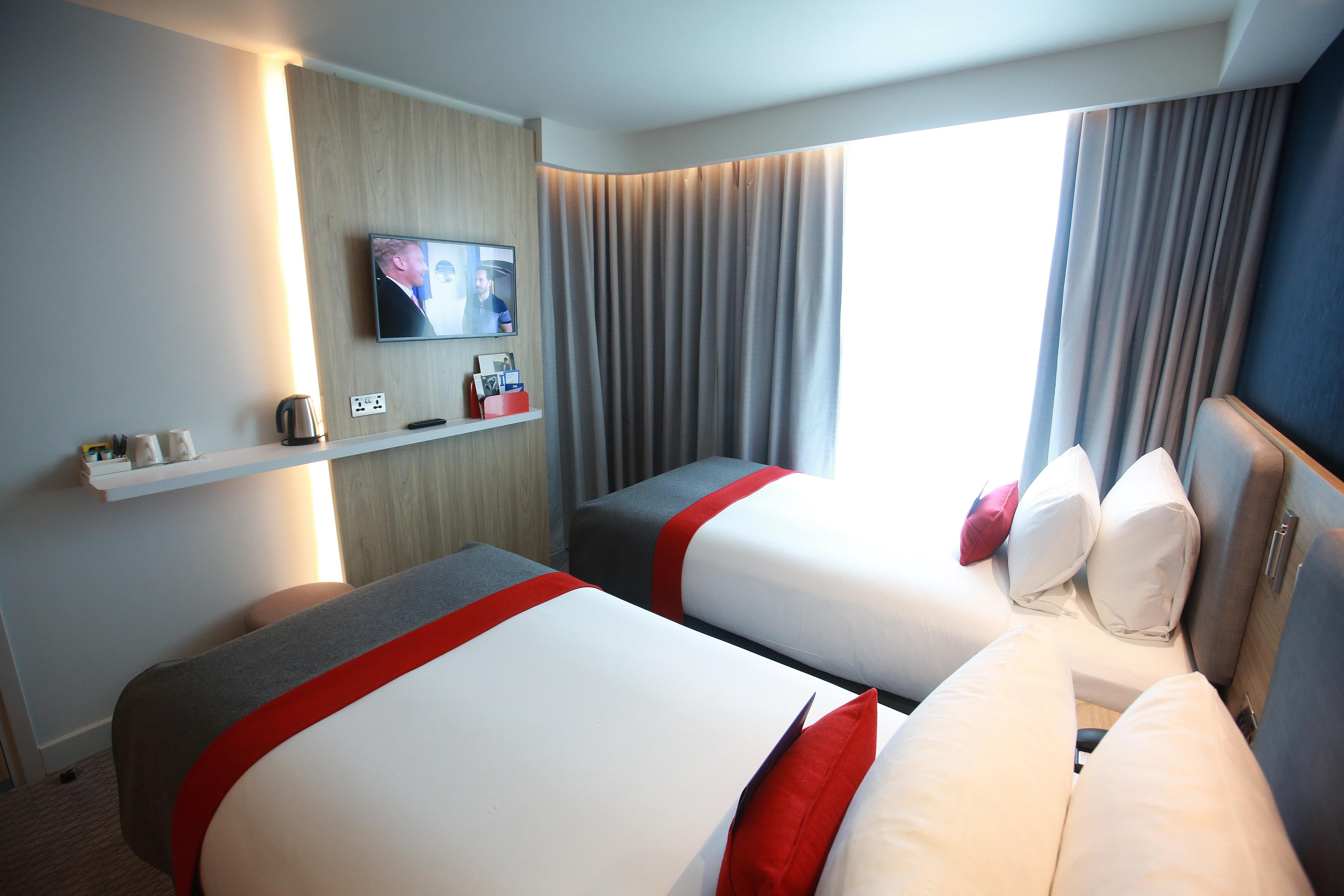 Holiday Inn Express - Manchester - Traffordcity By Ihg Urmston Exterior foto