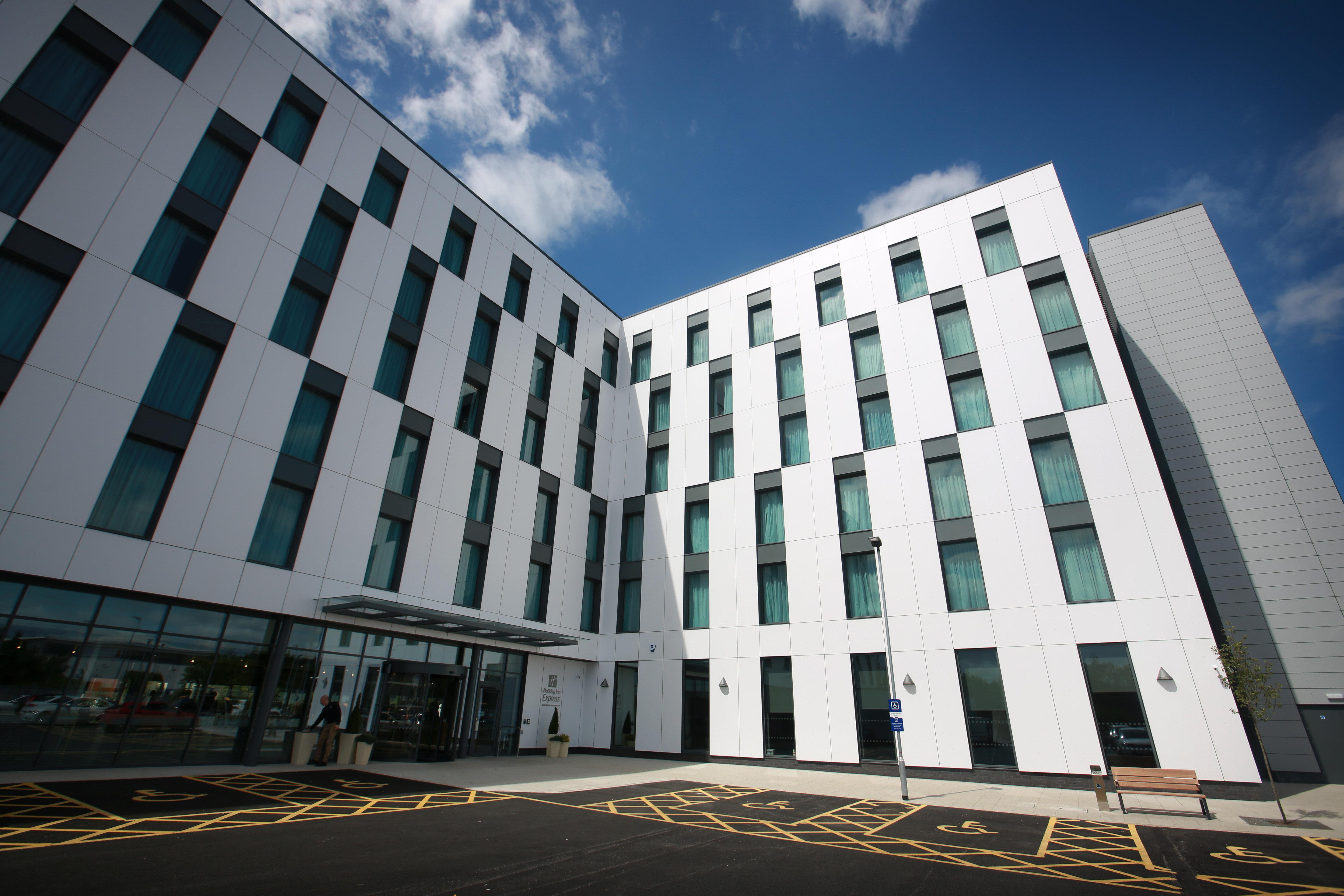 Holiday Inn Express - Manchester - Traffordcity By Ihg Urmston Exterior foto