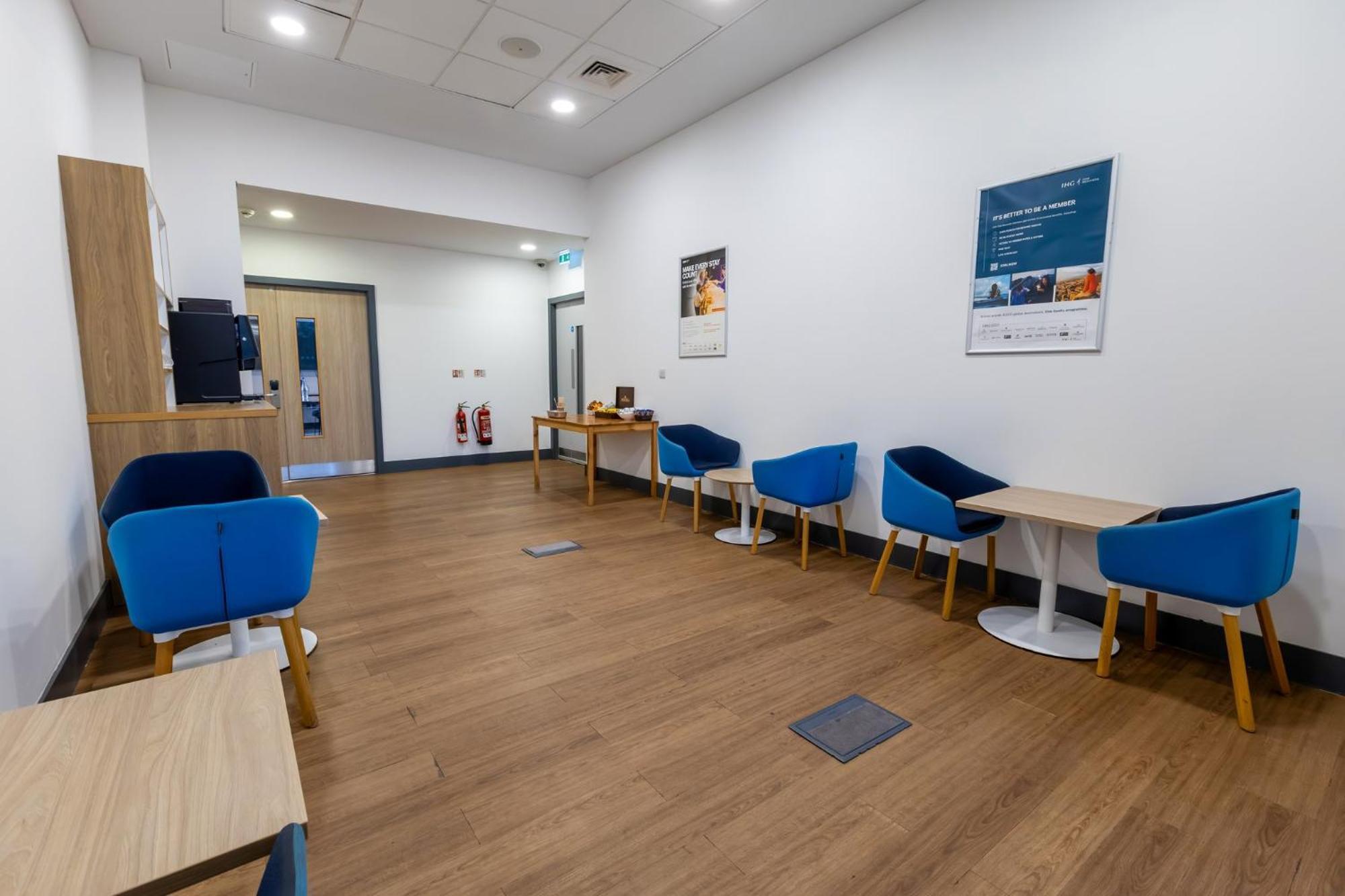 Holiday Inn Express - Manchester - Traffordcity By Ihg Urmston Exterior foto