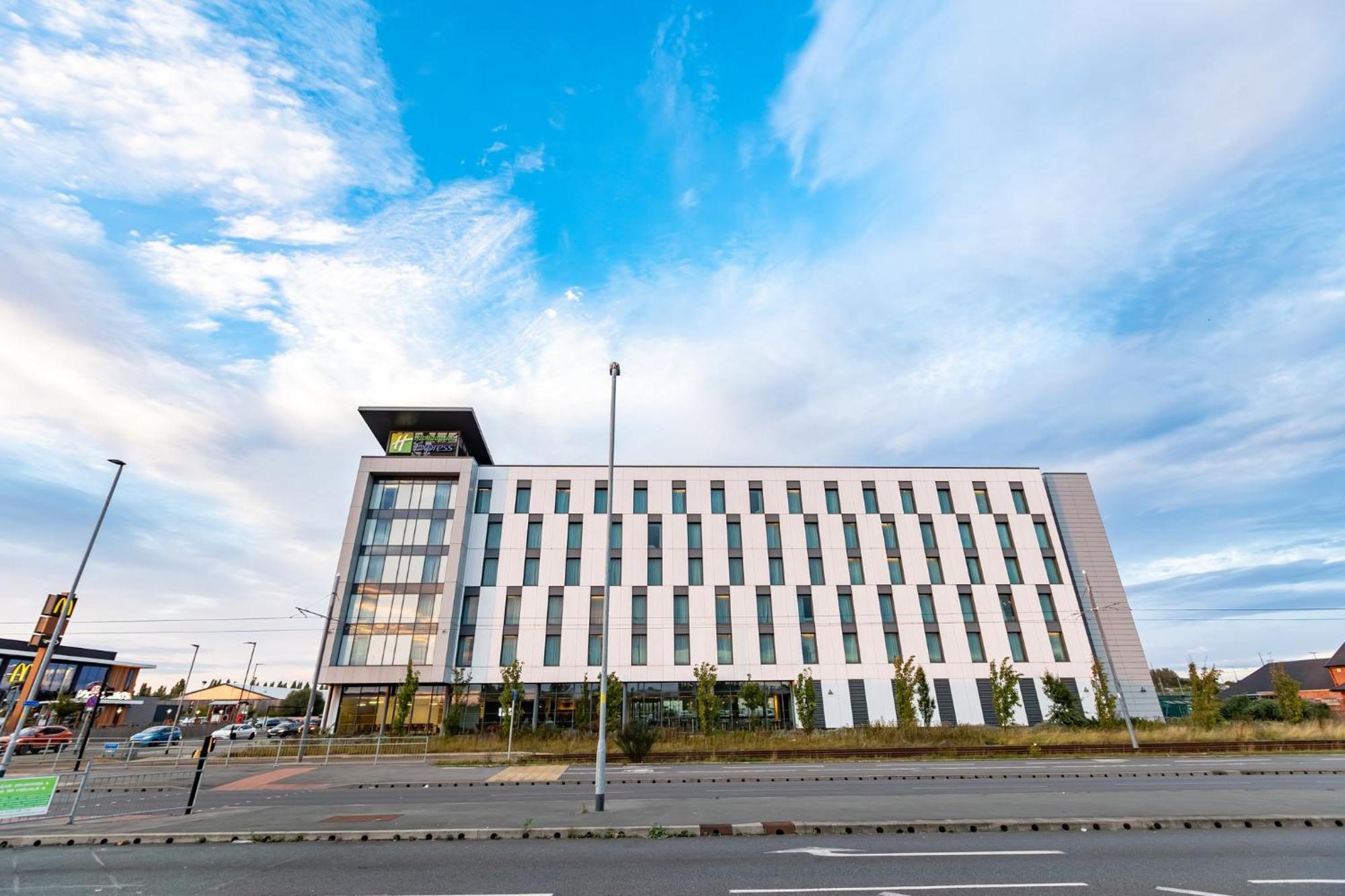 Holiday Inn Express - Manchester - Traffordcity By Ihg Urmston Exterior foto