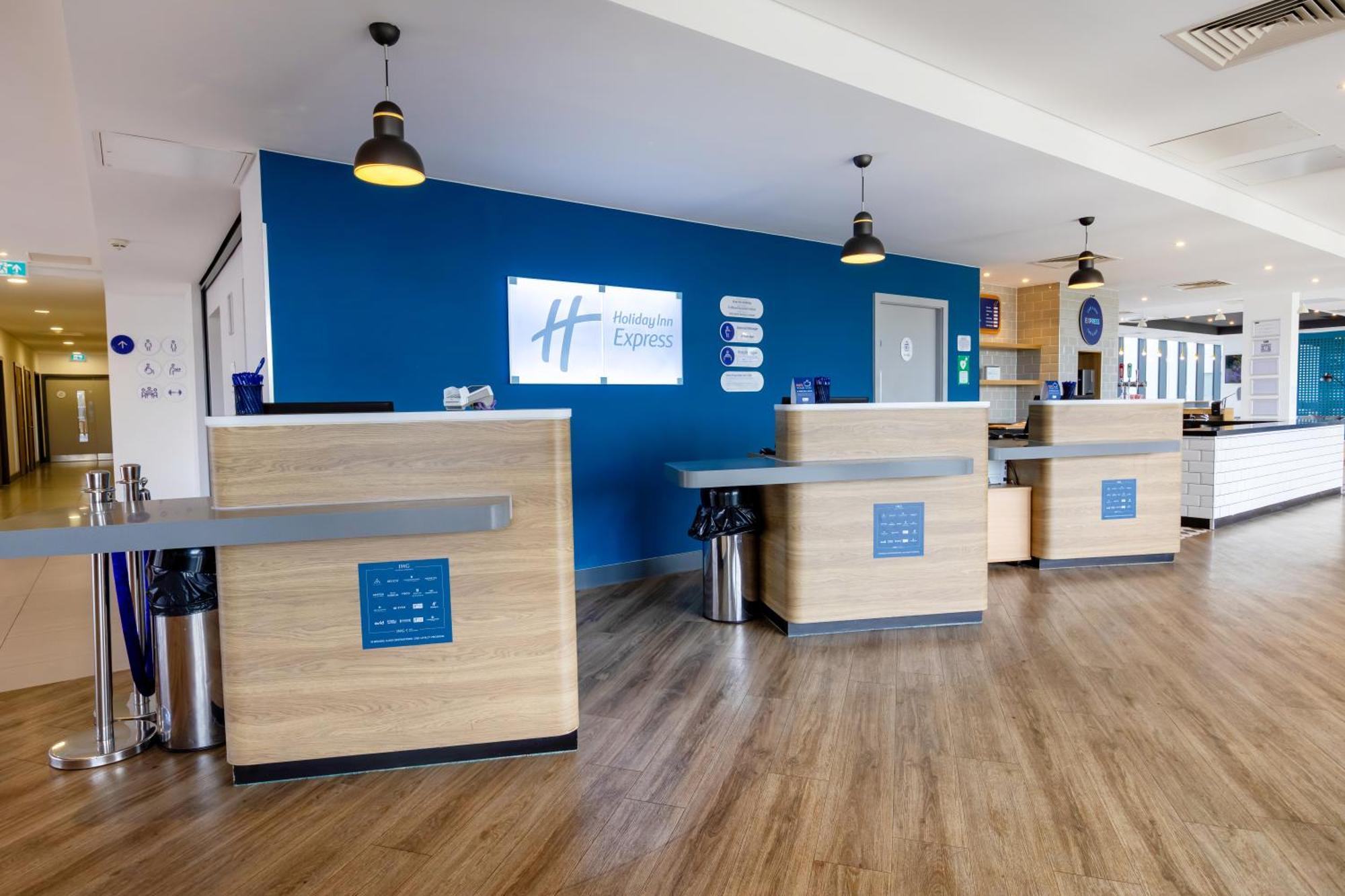Holiday Inn Express - Manchester - Traffordcity By Ihg Urmston Exterior foto