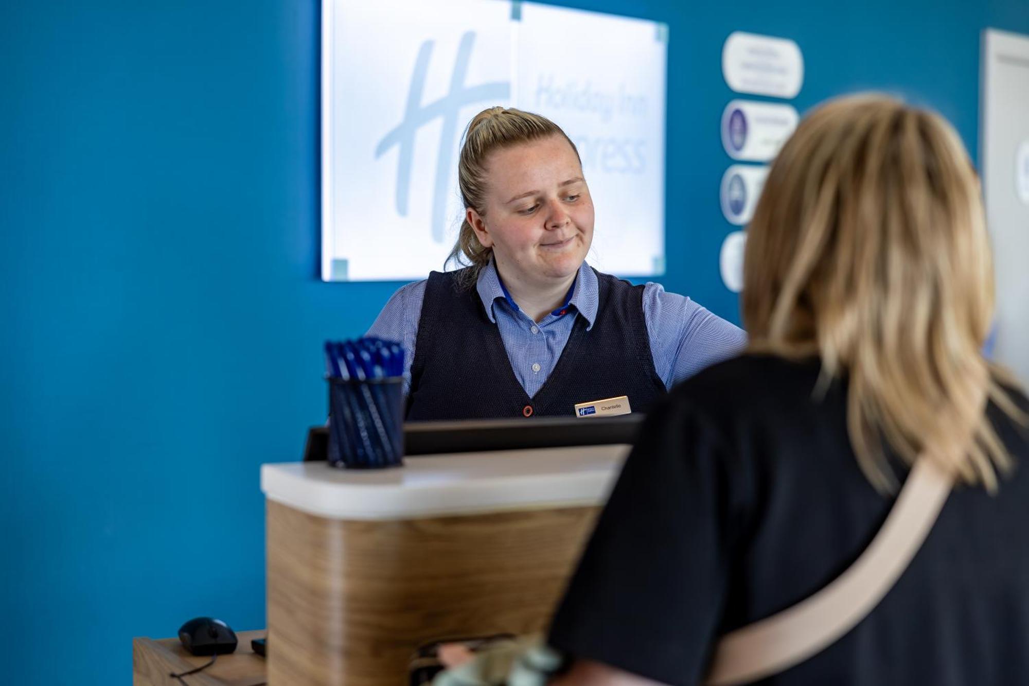 Holiday Inn Express - Manchester - Traffordcity By Ihg Urmston Exterior foto